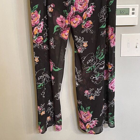 Torrid Pants Floral‎ Black Chiffon Tulip Leg Flowy womens 1 EUC Dark Floral - Picture 3 of 10